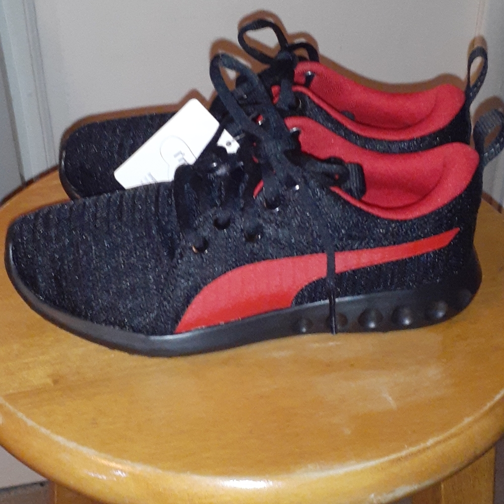 Sneakers - Picture 2 of 3
